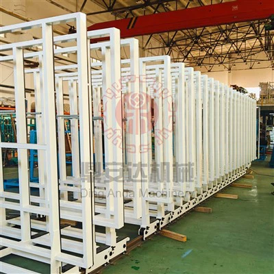 Išmanioji elektros laikymo lentynų sistema, skirta supaprastintos stiklo pramonės operacijoms