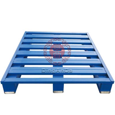 Plieninis ir medinis padėklas